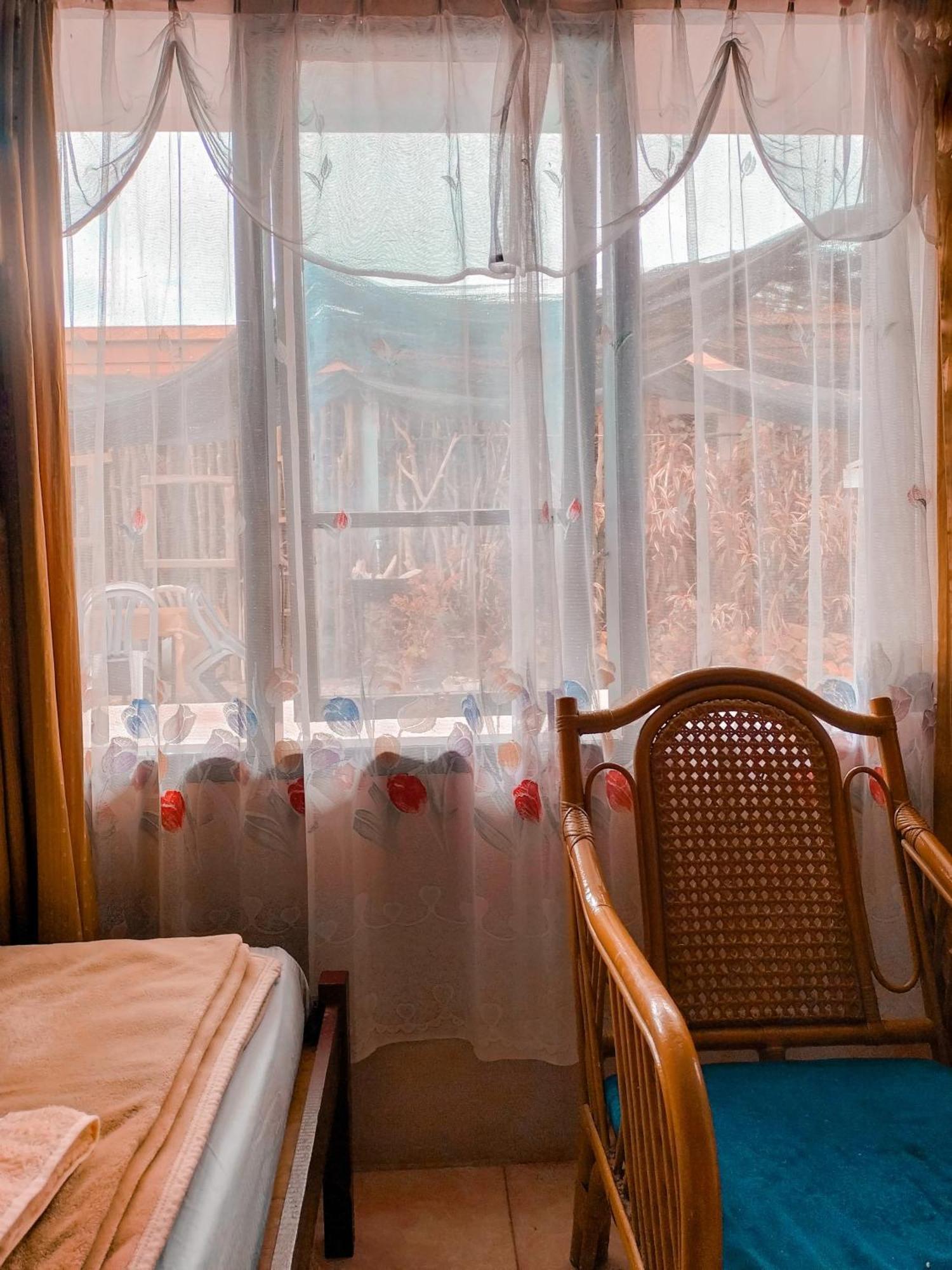 Brussels Homestay Kost Balige Extérieur photo